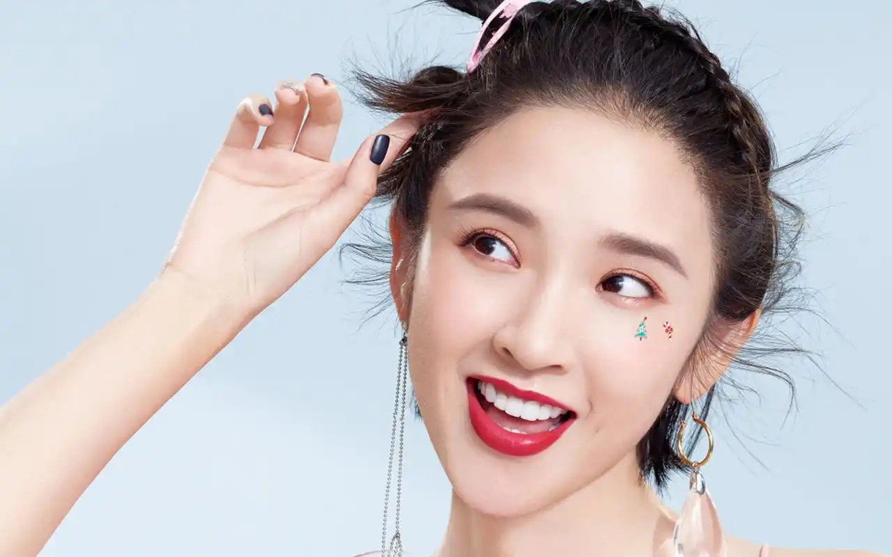 唐艺昕可爱百变时尚写真图片桌面壁纸