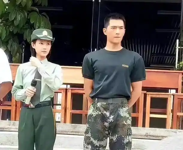 精湛的假腹肌演员,追求的是表演中的极致真实,不仅要身姿矫健,肌肉