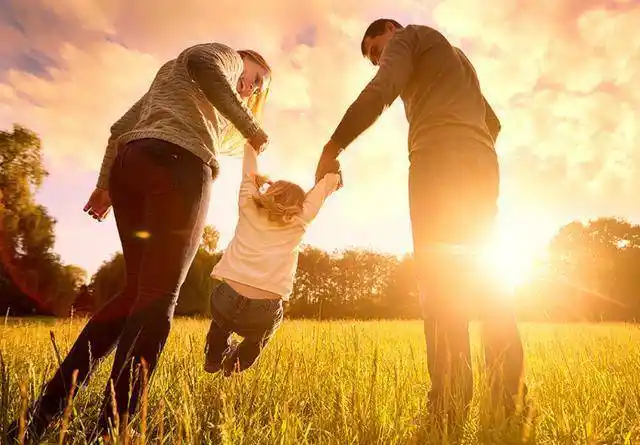 所以在家庭教育中,作为父亲到底要如何去做呢?