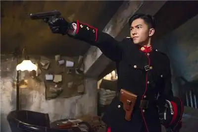 男明星的制服诱惑唷!