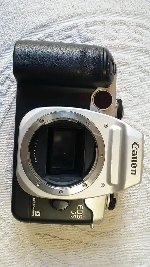 求购实用成色佳能eos胶片机身 kiss系列最佳 1元