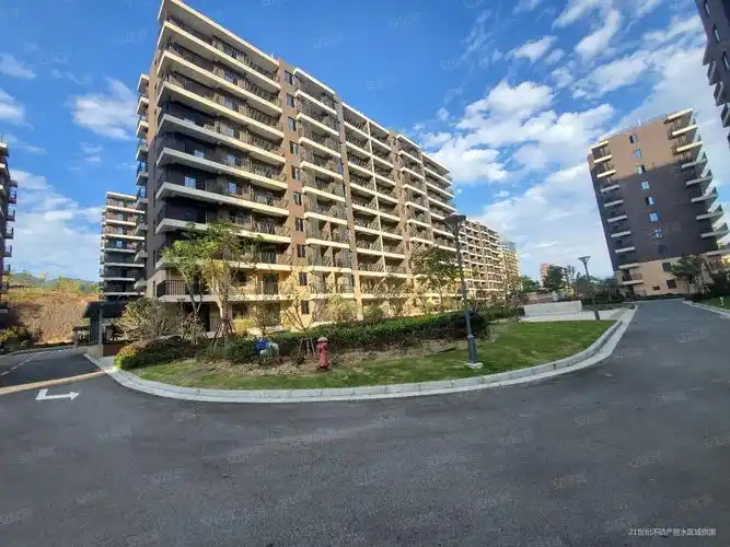 嘉慧园中高层精装修带柴间