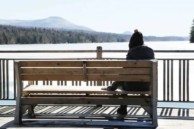 简介:一组精美的女生坐着背影图片,女生,坐着,背影,图片,标签:长椅