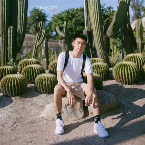 小鲜肉帅哥白衣短发小鲜肉帅哥外拍图片帅哥猛男文章小虾米