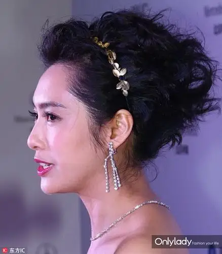 脸小脖子长才是王道范爷的颈纹小s的下巴通通输给了奔五的朱茵内附