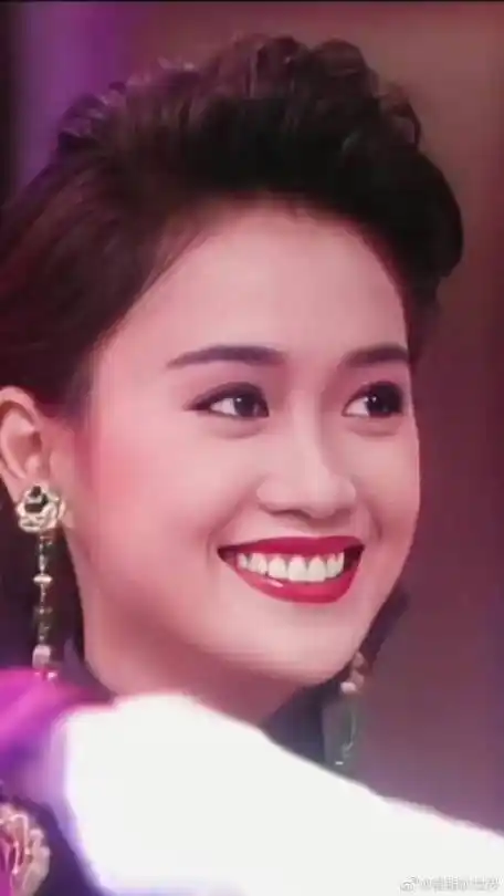 1990港姐季军梁小冰的盛世美颜!