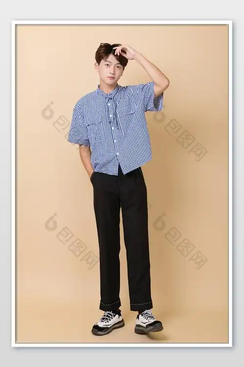 全身照摄影图片素材免费下载,本次作品主题是摄影图,使用场景是人物