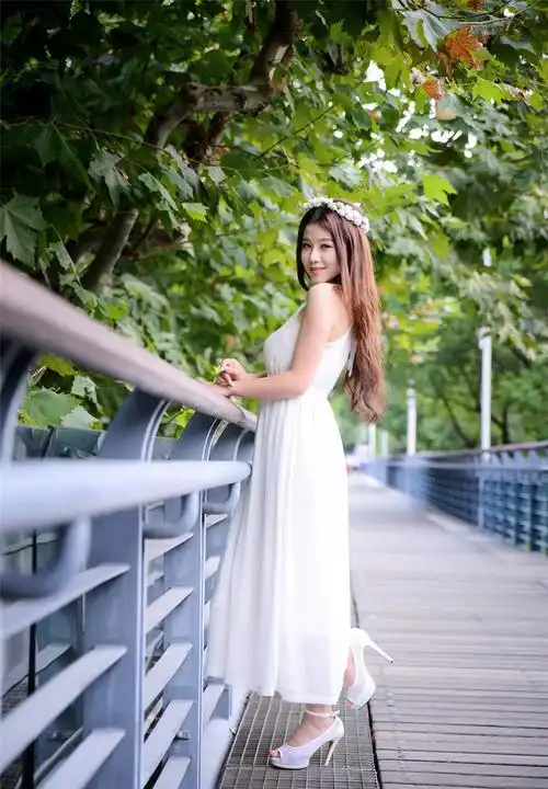 【赏图听歌】人见人爱漂亮清纯美女 用情最深的人☆张玮伽演唱