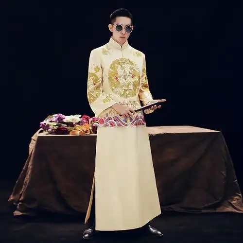 香槟色新郎接亲服秀禾服男士新款米白色绸缎中式结婚礼服情侣套装