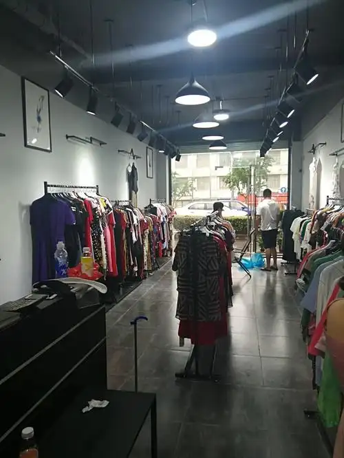 服装店装修实拍图 要装修找我于15251583627