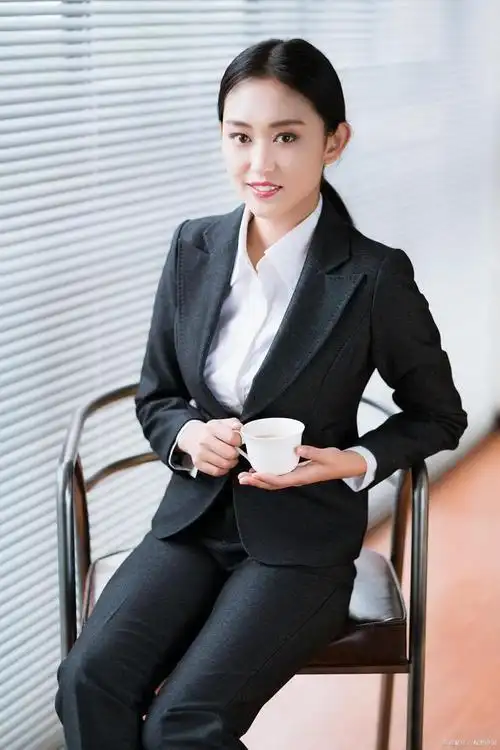 优秀的职场女性,从一开始就是这样做,得体又得分