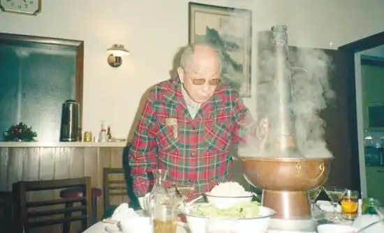 张学良晚年照:图2罕见全家福,图四90寿辰的样子