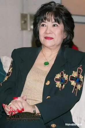 组图喻可欣出书曝与刘德华情史父母亲齐助阵