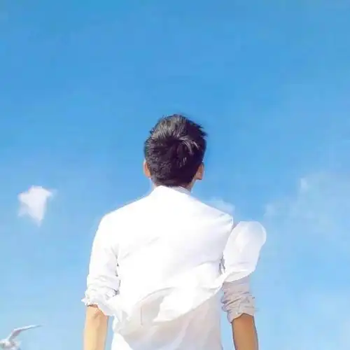 蓝天大海背影男生头像_头像图片_扣扣乐园
