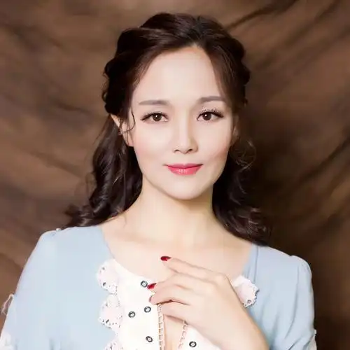 p>《我爱的和爱我的人》是华语女歌手吕燕萍发行的首支歌曲,2017年12