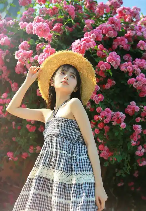 清新甜美 - 高颜值网红美女小姐姐第14期_光芒_红场_裙子