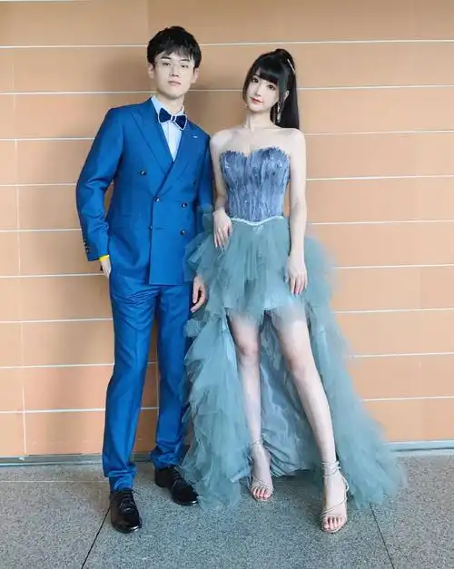 解说瓶子透露,这一届kpl转会期,ag超玩会算是所有kpl战队中预算最充足