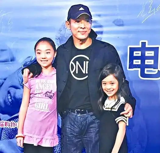 李连杰大女儿李思:34岁仍单身,离异阴影难抹去!_生活_家庭_成长