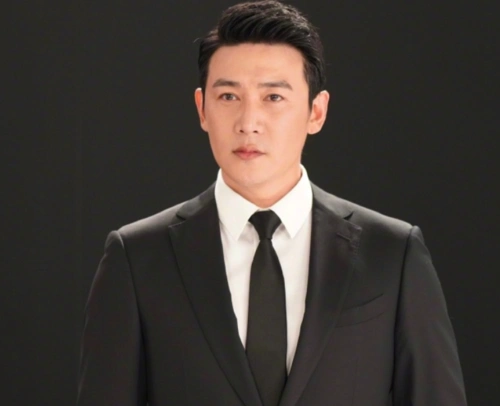 44岁陆毅近照曝出虎背熊腰完全变了样粉丝都认不出是谁了