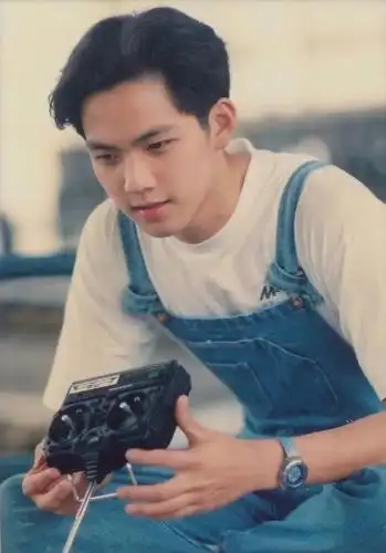 钟汉良年轻时这颜值,画都画不这么绝!20年前花衬衫现在也不过时