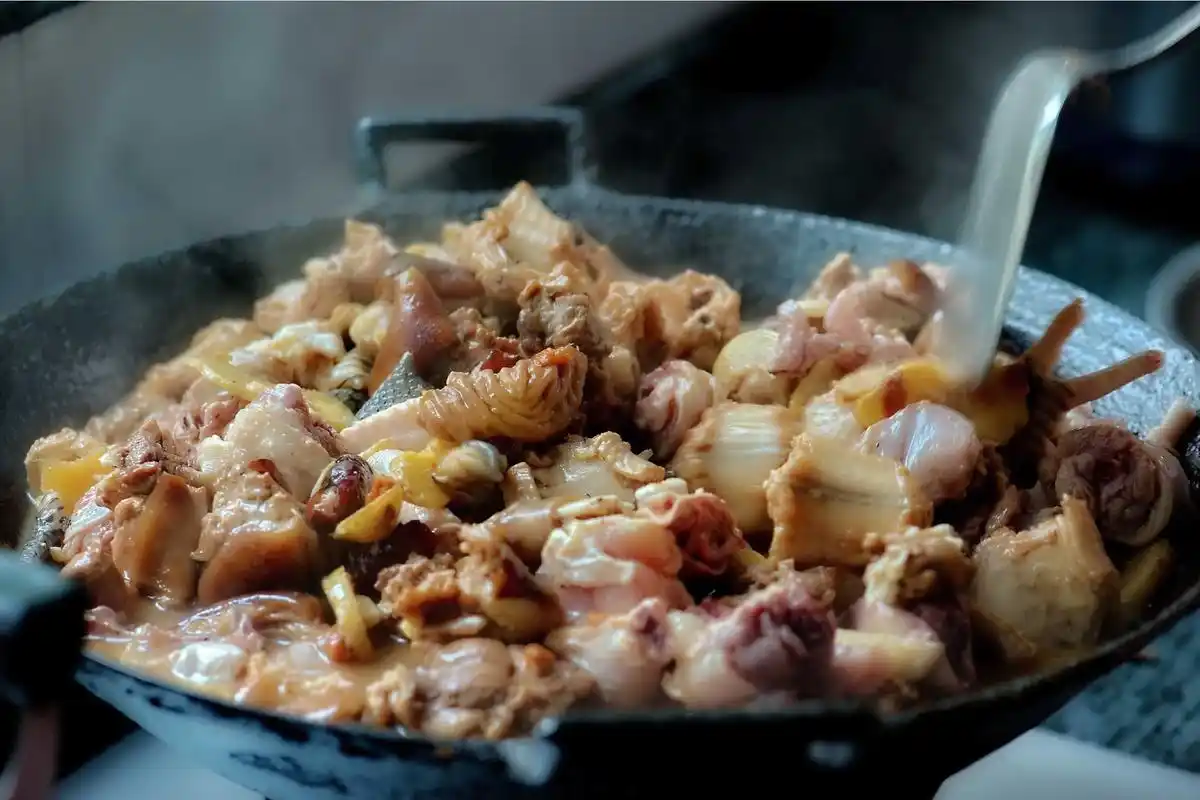 中国人的餐桌上,为何极少出现"猫肉"?3个原因让你明白_手机搜狐网