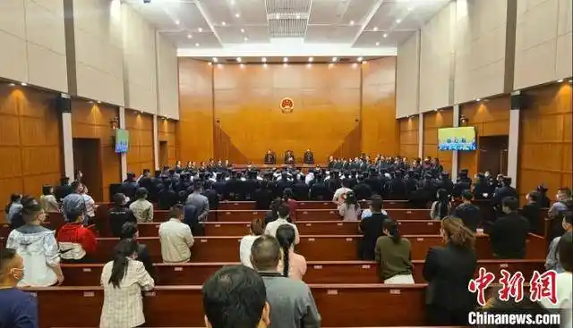 图为庭审现场. 赵宏飞 摄