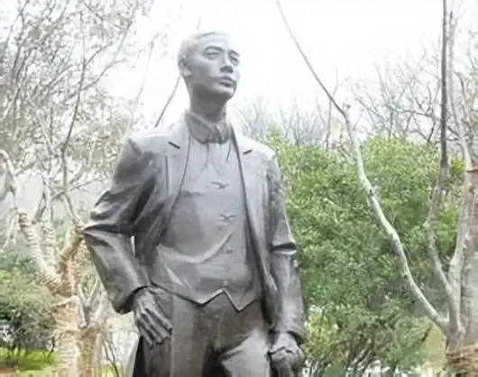 大汉奸汪精卫墓地被炸开尸体未腐烂口袋中一张纸条写着四个字