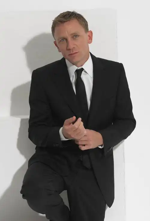 craig),1968年3月2日出生于英国英格兰柴郡切斯特,英国影视男演员