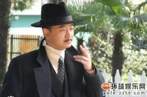 黄海波发福携妻现身 什么时候出狱还能回演艺圈吗