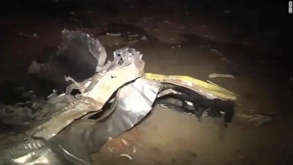 阿航客机坠毁现场:残骸遍地 士兵持枪守卫(图)