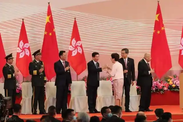 香港回归25周年,97年香港回归的时候,你在干嘛?今天又有何感想