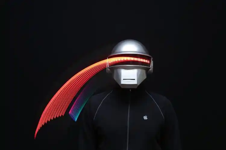 傻瓜庞克头盔[ thomas bangalter ]