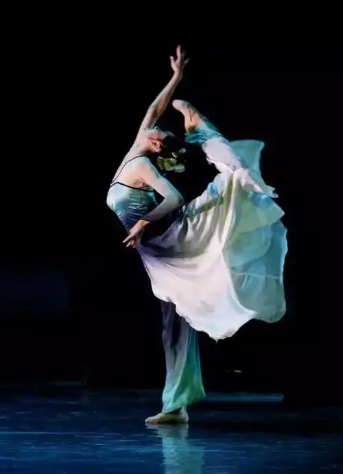 感受古典舞的美——南堡实小舞蹈教学活动