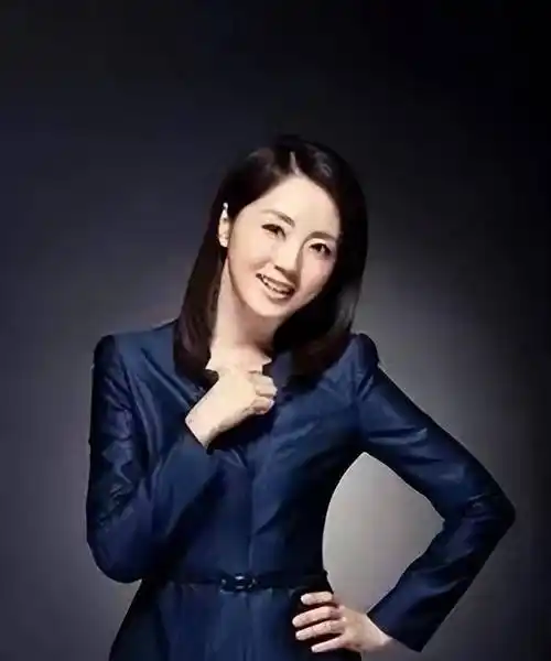 "气象小姐"杨丹:坚持丁克15年,40岁却高龄拼孩,50岁仍像30岁_爱情