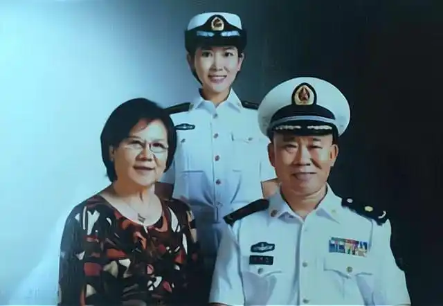 第五位杜旭东,这位老戏骨嘴歪身短,因形象不佳所以只能演一些反派角色