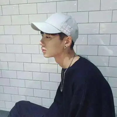 戴帽子的男生头像 男生戴帽子帅气头像要酷 - 男生头像 - 潮人个性网