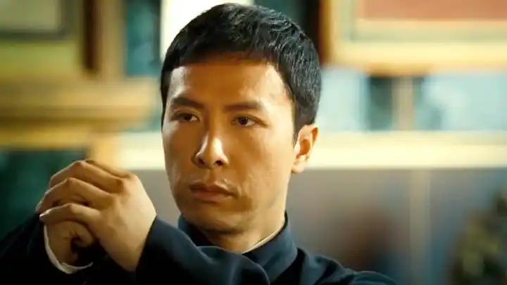 叶问2:洋人拳王蔑视中国武术,甄子丹霸气维权,一拳把他ko在地