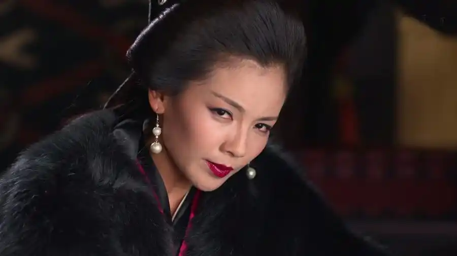 一组刘涛在电视剧《芈月传》的剧照,这眼神太犀利了,好怕怕