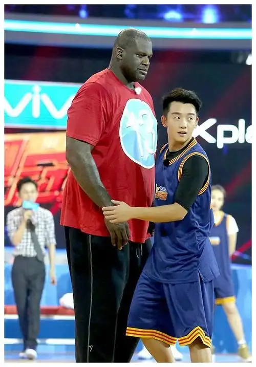 为何都说奥尼尔是合影杀手郭艾伦成高中生泰森小鸟依人