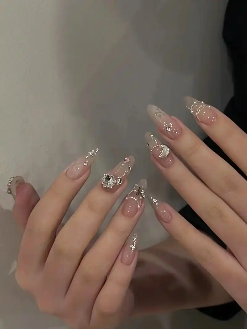 新年长甲.#超好看的美甲 #美甲要过年 #显白仙气婚甲推荐 - 抖音