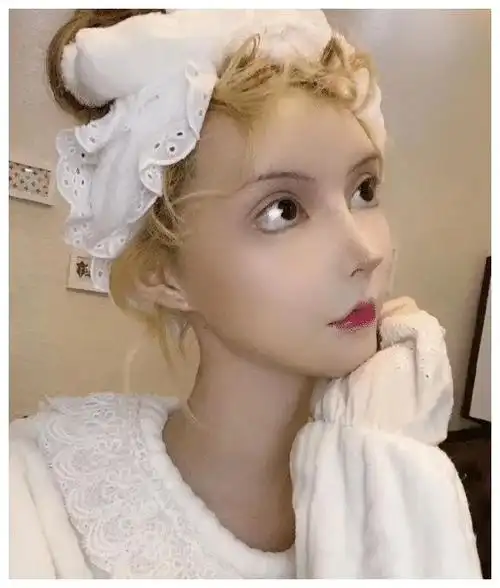 "真人芭比"迪丽拉以前竟长这副模样?旧照曝光那一刻,我看呆了