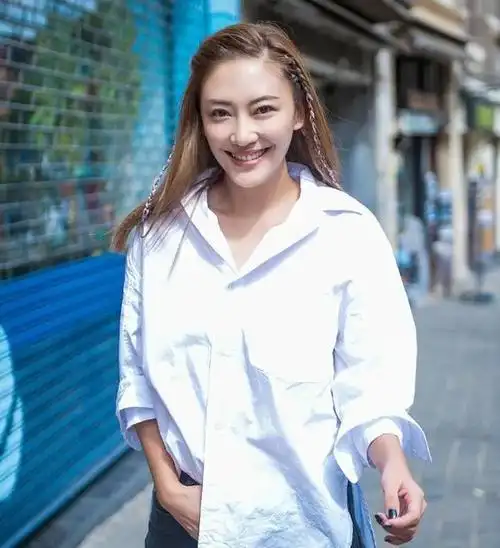 回顾"精明女人"应采儿:为何不选向佐,而是嫁家世一般的陈小春