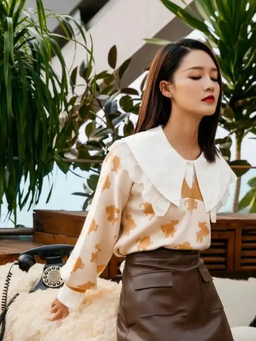 李沁也太让人心动了秋冬穿搭清新又大气笑容甜美气质好耐看