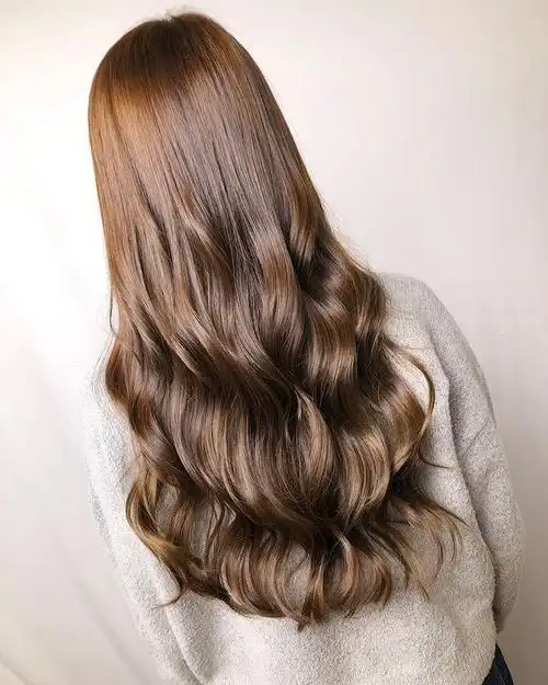 长发染这样的流行色,回头率一定很高