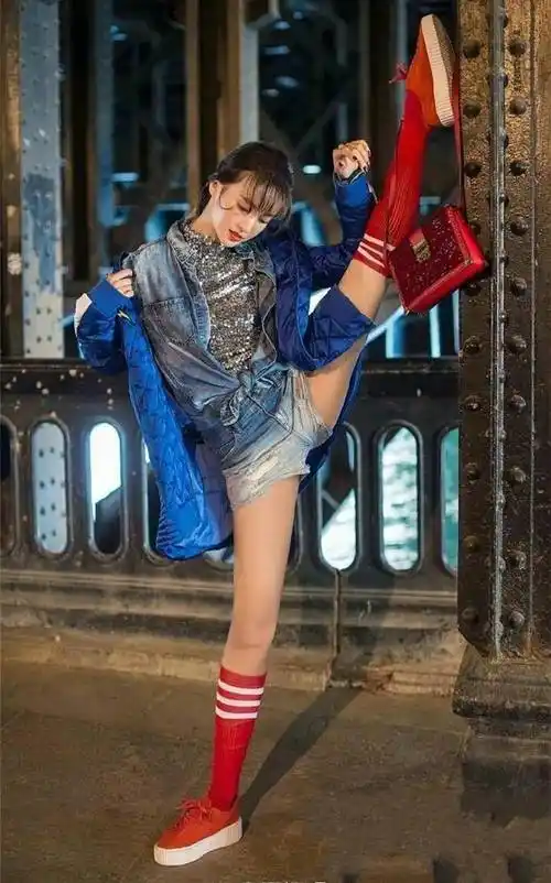 女明星"一字马"排行,看看谁的柔韧性最好_锻炼_舞蹈_功底