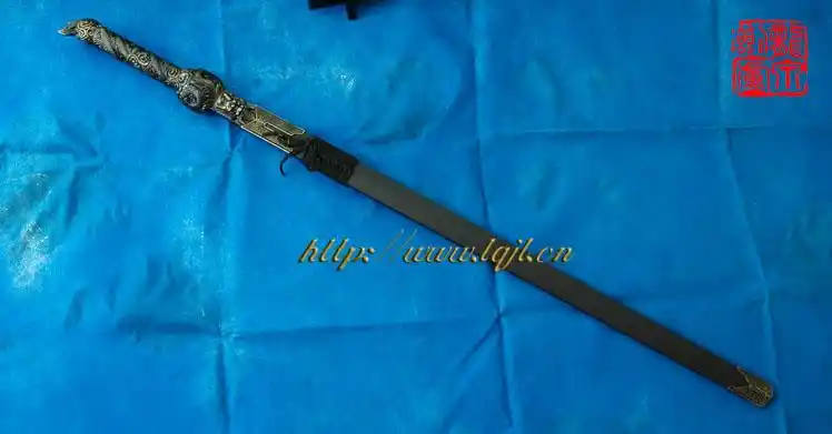 七剑之由龙剑青铜色