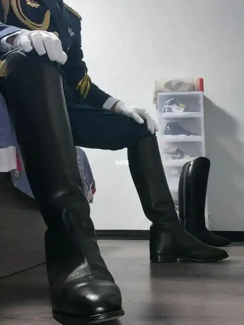 猜猜今天穿的是什么牌子马靴