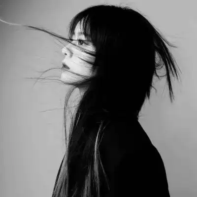 黑白女头高冷意境丧侧脸