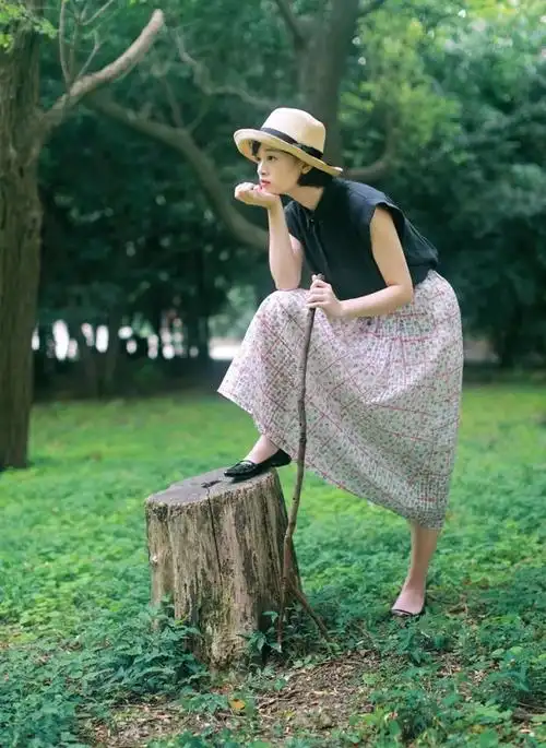 看她的照片,一股清新气息迎面扑来她将清新,自然的摄影风格驾驭得游刃