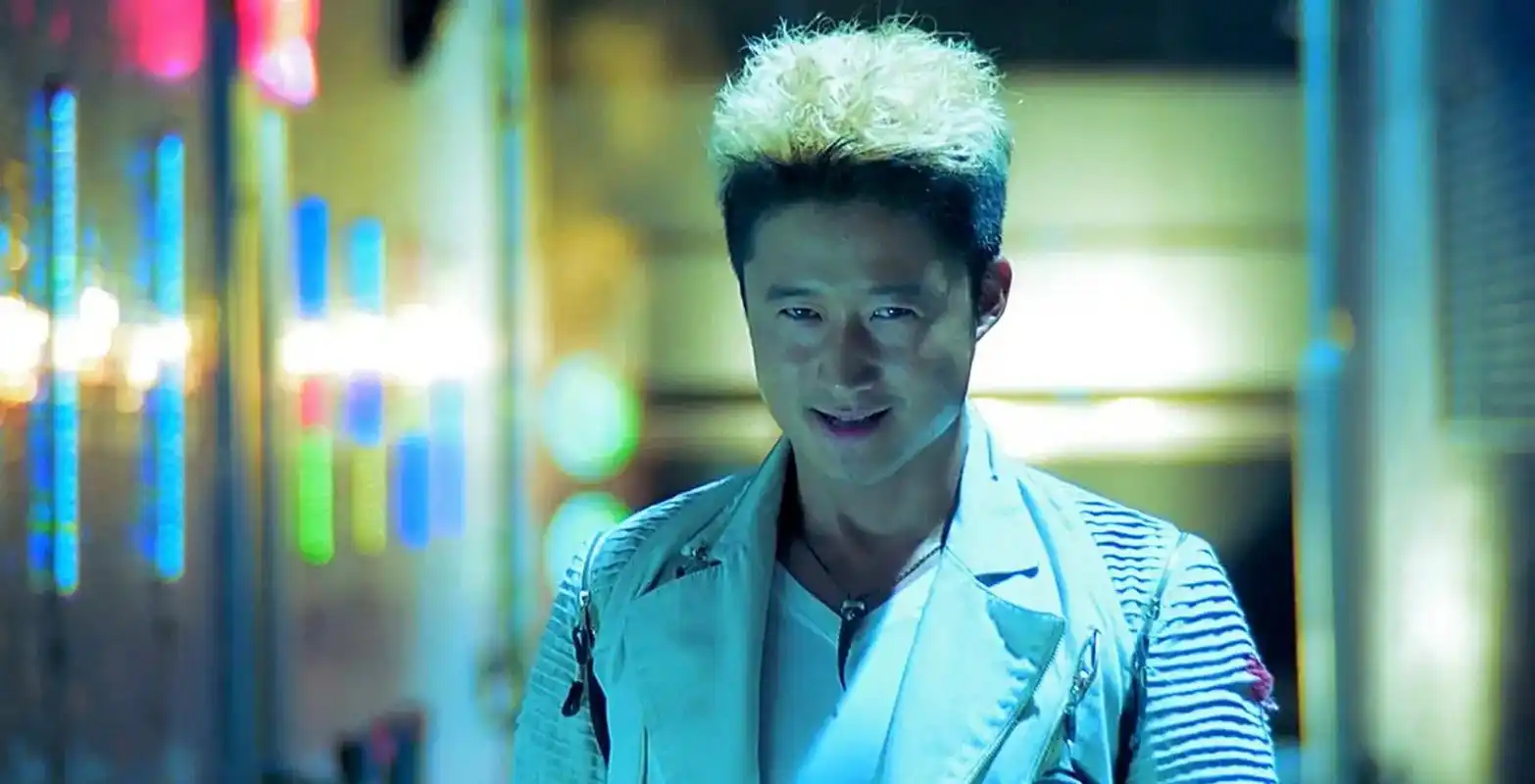 《杀破狼》是吴京当时的经纪人黄柏高参与投资的,目的就是为了捧吴京